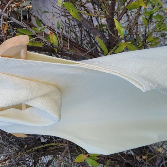 Merona Cream Sleeveless Turtleneck Ladies Sweater Size Large - Picture 5 of 6